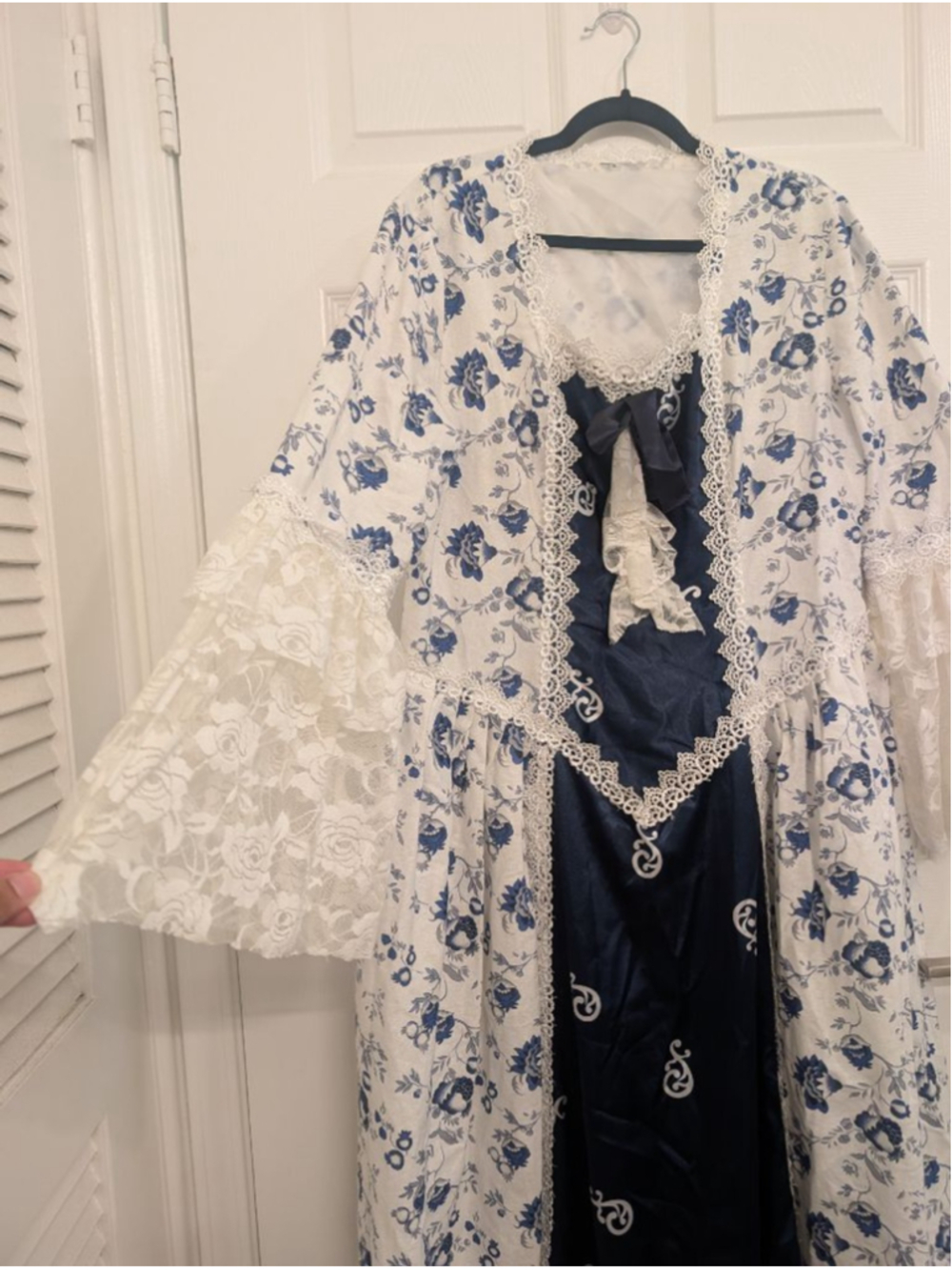 Blue Toile Rococo Marie Antoinette Gown XL - Renaissance Lace Floral Dress - Picture 2 of 7